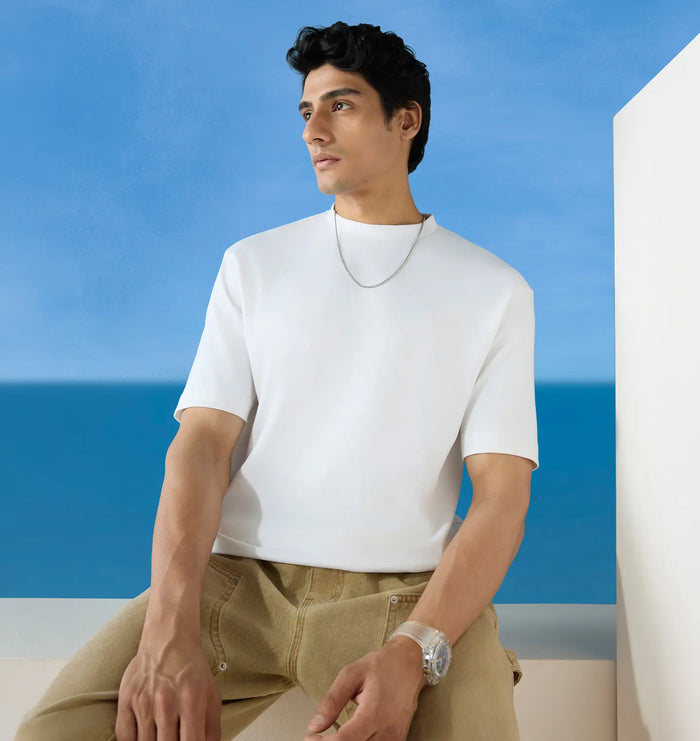 blog-article-image-best-t-shirt-colours-for-summer-what-men-should-actually-wear