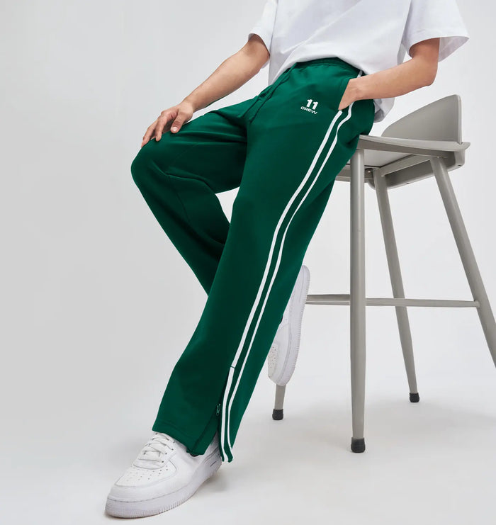 blog-article-image-fast-lane-living-the-trackpants-that-keep-up-with-your-pace-