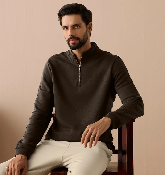 blog-article-image-ready-from-airport-lounge-to-hillside-hangouts-xyxxs-comfort-wear-packs-it-all