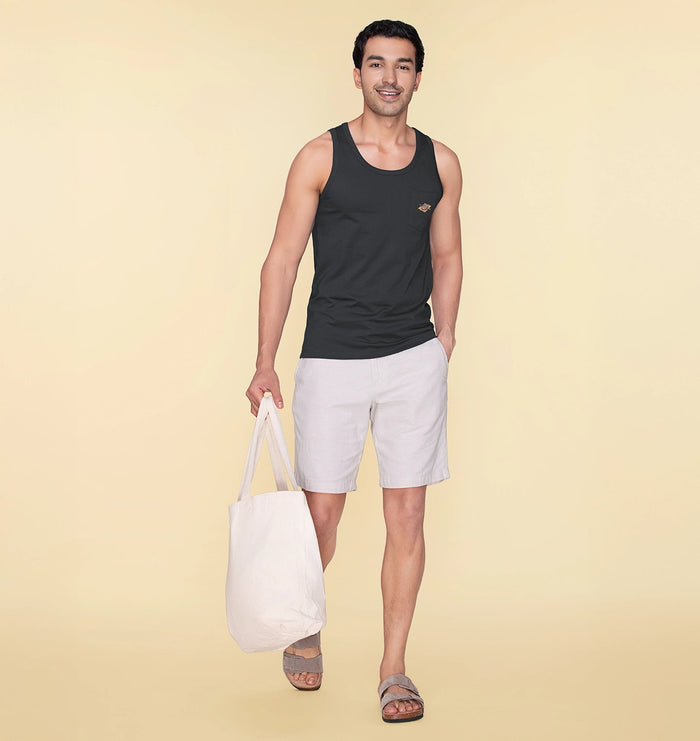 blog-article-image-sleeveless-gym-vests-vs-regular-vests-performance-vs-everyday-comfort