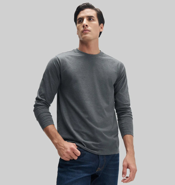 blog-article-image-why-long-sleeve-tees-are-your-secret-weapon-for-endless-seasons