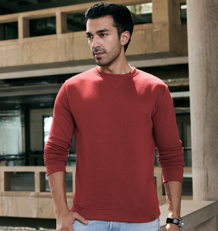 blog-article-image-5 creative ways to style a sweatshirt for a fashionable look for men