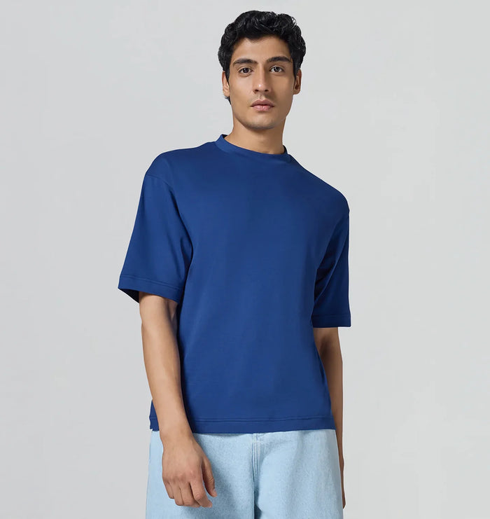 blog-article-image-t-shirt-fit-guide-for-men-slim-regular-or-oversized-which-one-is-right-for-you
