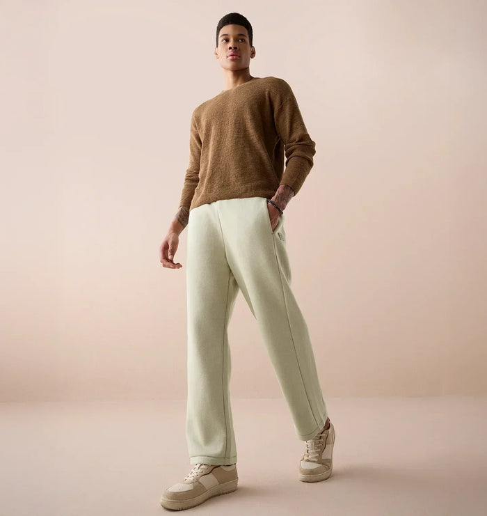 blog-header-image-what-to-wear-for-a-vacation-in-winter-tips-to-style-mens-short-trip-outfits-in-different-ways
