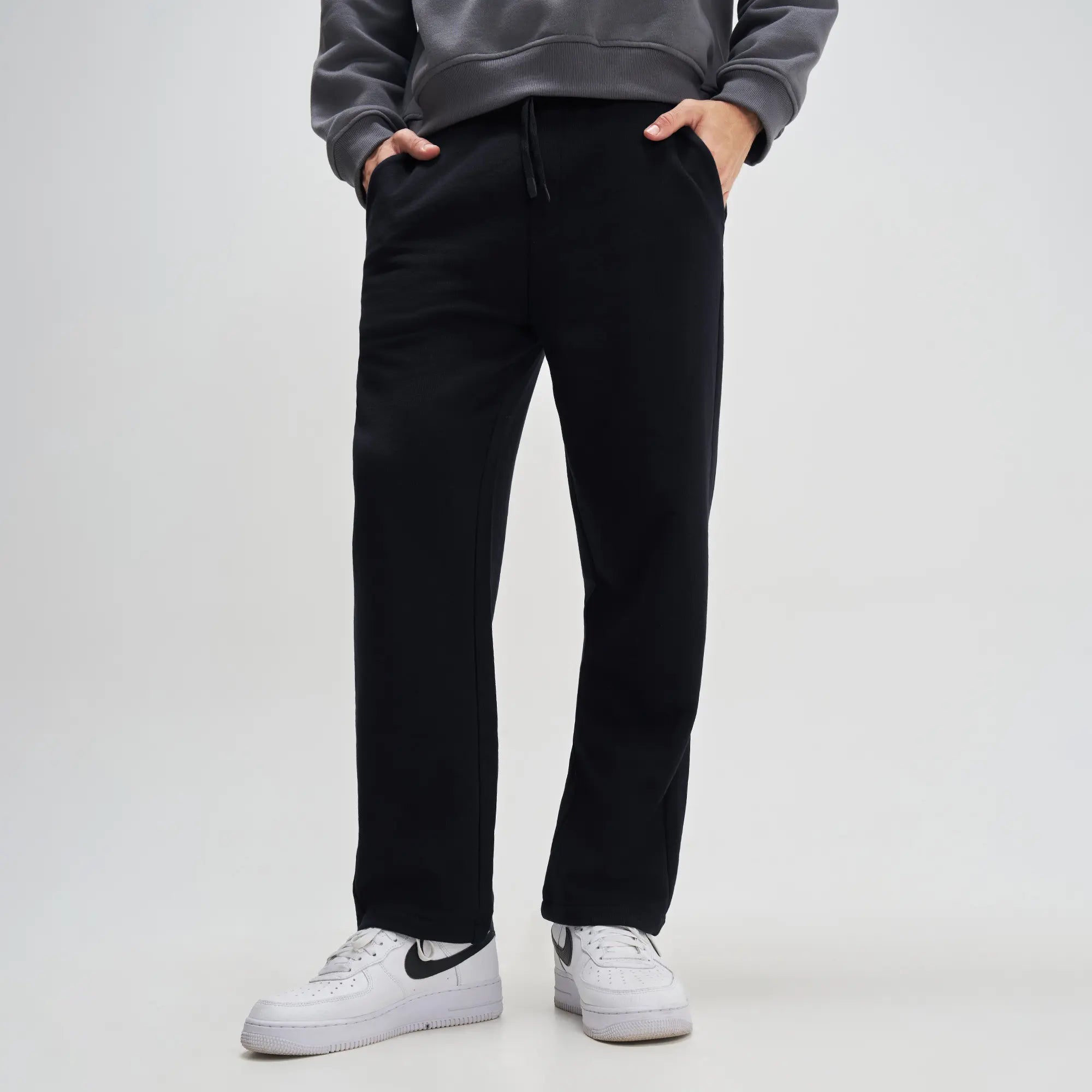 All-Season Trackpants - Pitch Black