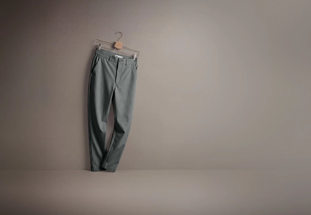 blog-header-image-best-travel-pants-for-men-in-2026-what-to-look-for-before-buying