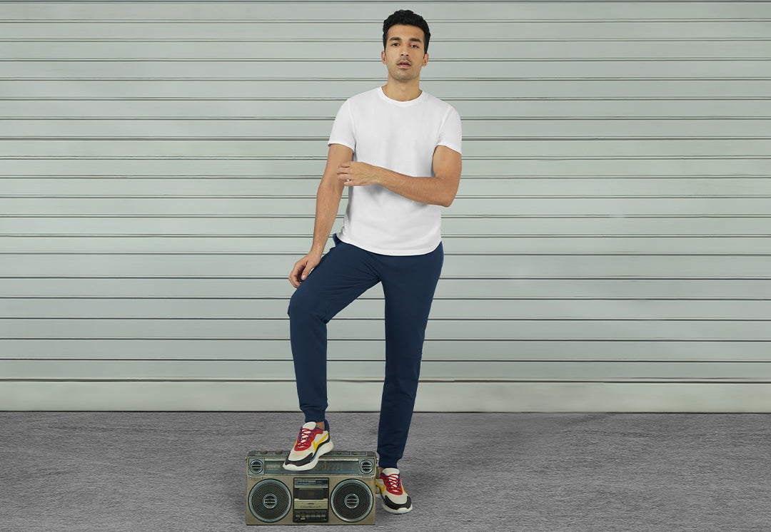 blog-header-image-cargo-joggers-vs-regular-joggers-which-one-fits-your-lifestyle-better