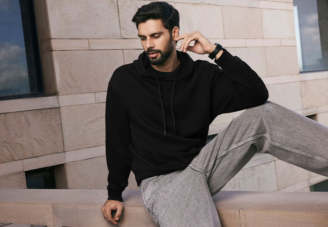 blog-header-image-sweatpants-hoodies-the-cosiest-duo-for-your-christmas-binge