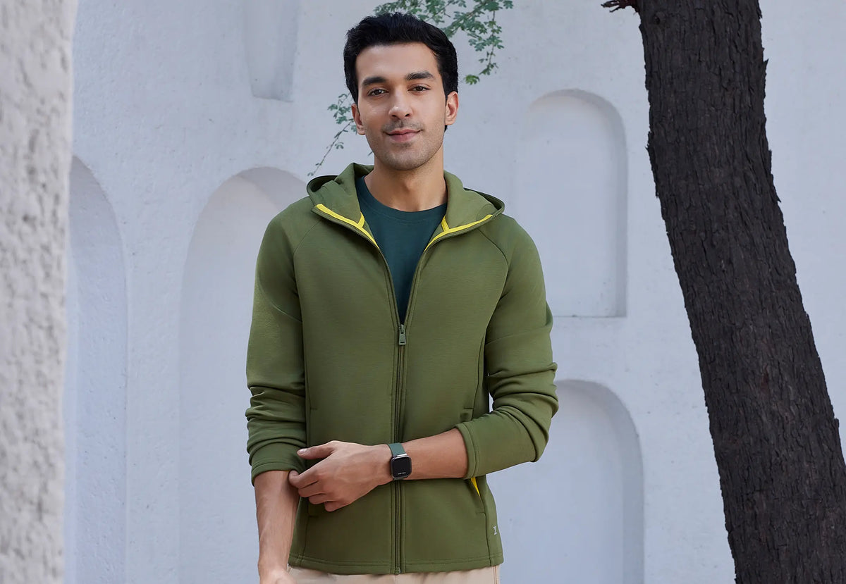 blog-header-image-tips-and-tricks-to-wear-a-hoodie