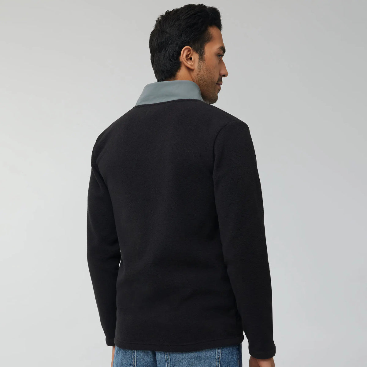 Alterra Fleece Jackets Pitch Black - XYXX Crew