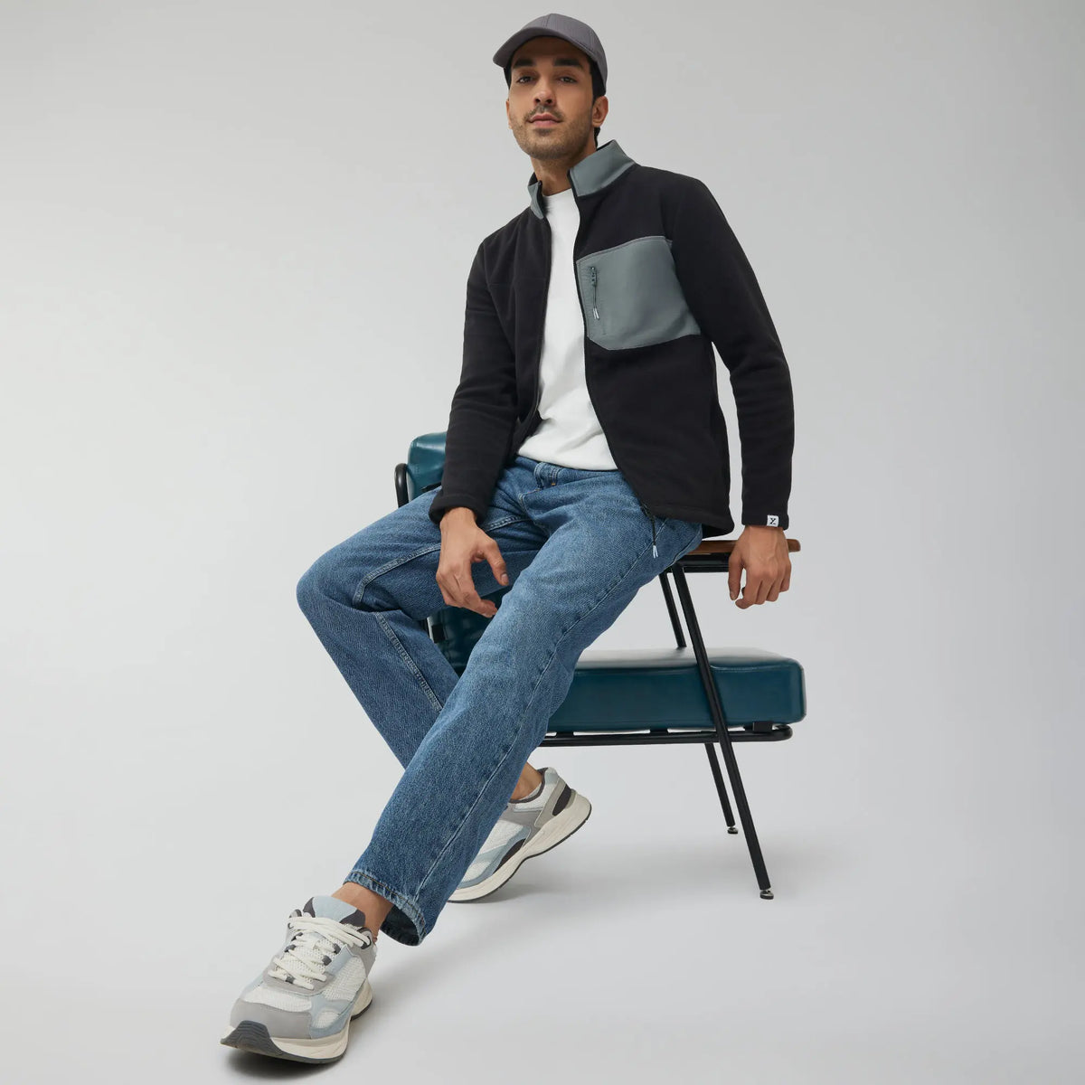 Alterra Fleece Jackets Pitch Black - XYXX Crew